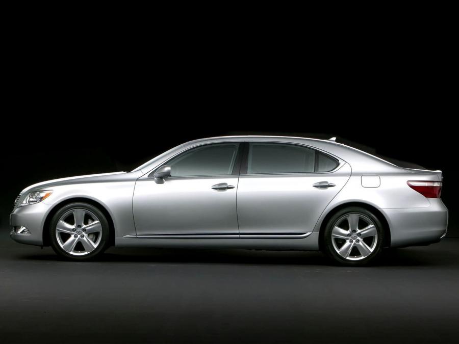  Lexus LS460 L 2007 года  (фото 20 из 22)